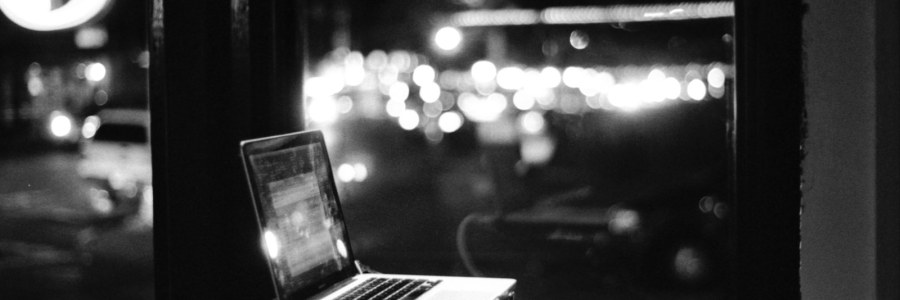 Working late at a cafe. Image by Satish Indofunk, CC. flickr.com/photos/indofunk